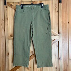 Women's Coldwater Creek Natural Fit Cropped Leg Twill Sz 12 Sage Stretch